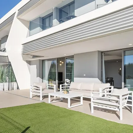 Vivi Homes - Elies House Pool, Gym, & Sea View