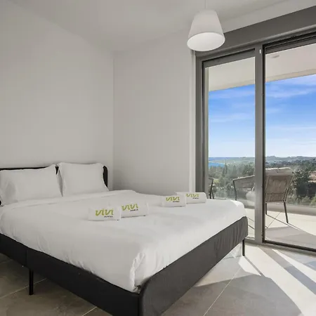 Vivi Homes - Elies House Pool, Gym, & Sea View Holiday home