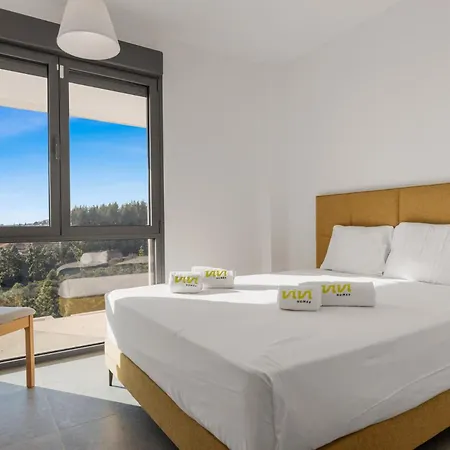 Vivi Homes - Elies House Pool, Gym, & Sea View Hébergement de vacances *